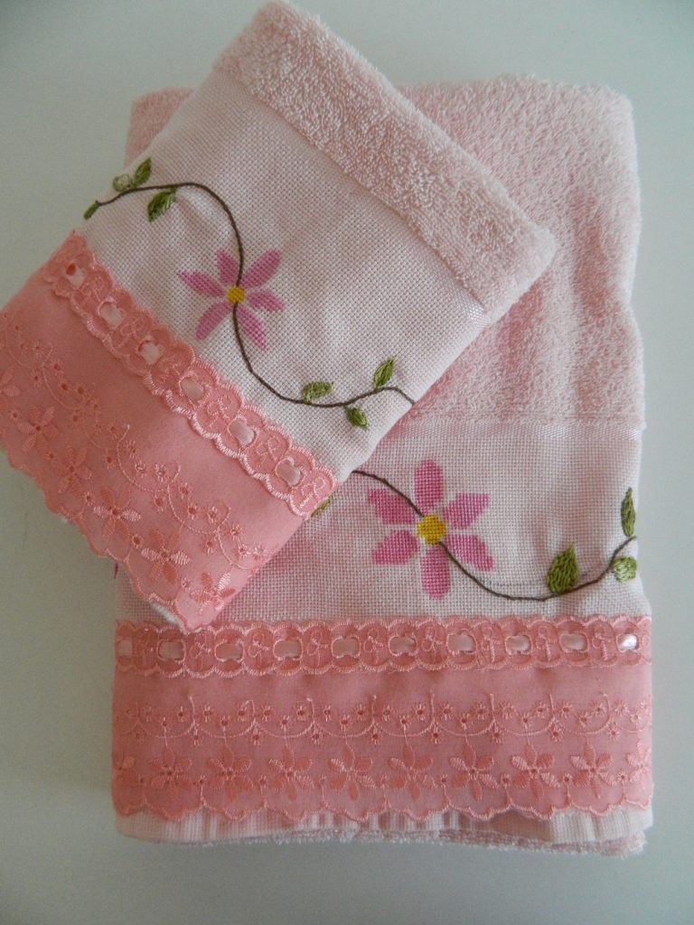 Conjunto toalhas bordadas