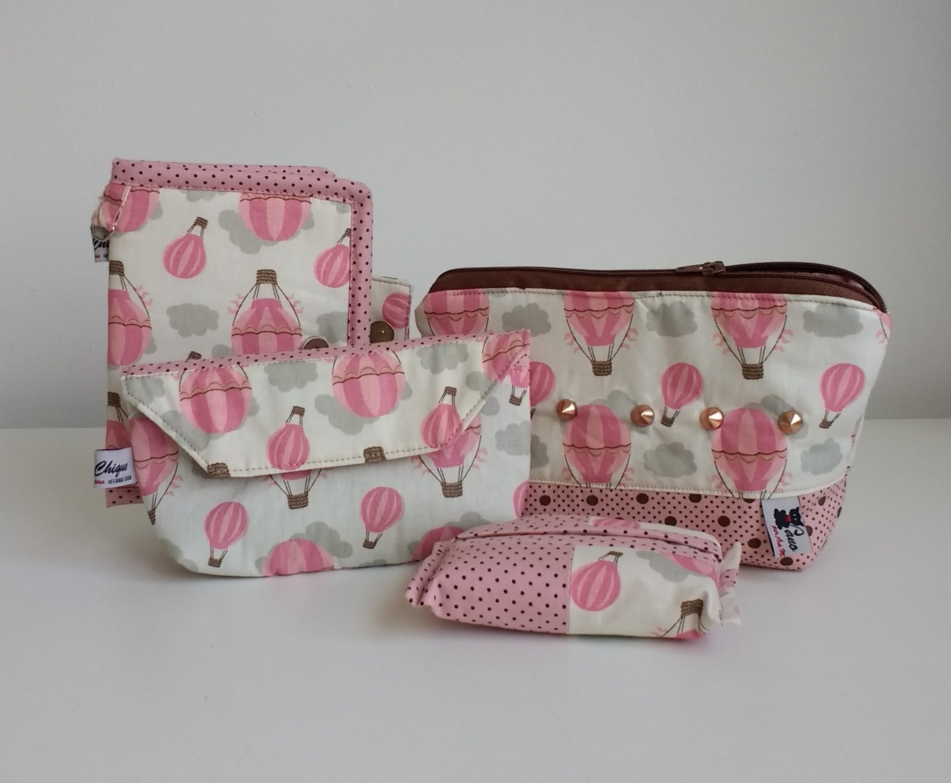 Conjunto de necessaires estampa balões rosa